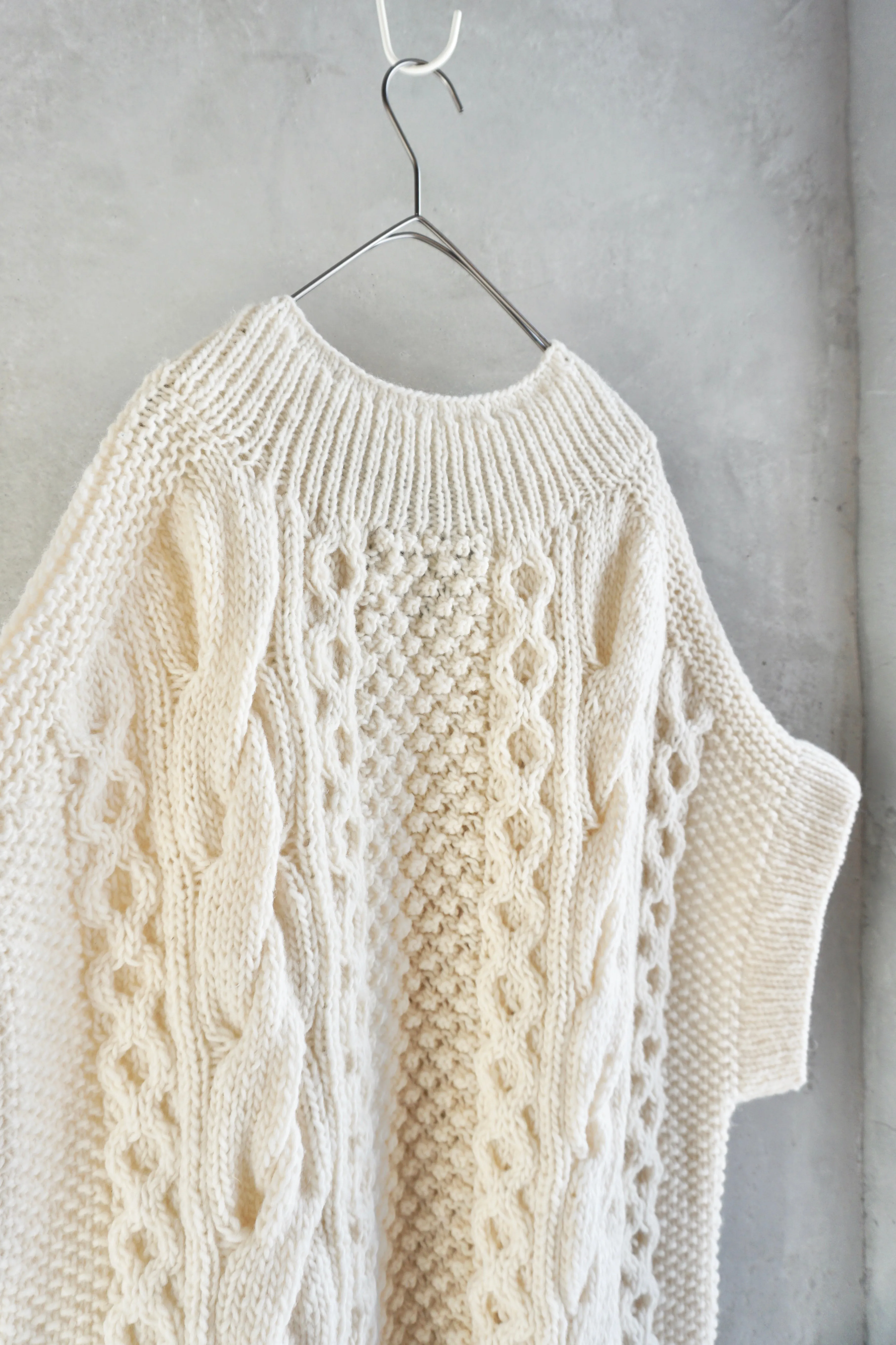 【SALE】tumugu / ロービングケーブル柄編み　2wayベスト